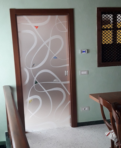 Porte in vetro , porte vetro , porte tuttovetro , porte scorrevoli in vetro , porte vetro scorrevoli, paraschizzi cucina, paraschizzi in vetro ,porte in vetro colorate , porte vetro colorate